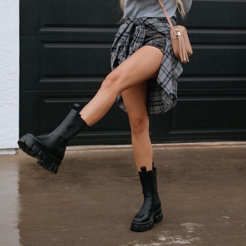 ✨new✨ Lug sole boots